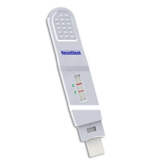 Test salivaire THC NarcoCheck avec double ligne rouge visible pour dépistage rapide du cannabis. Outil simple et portable pour usage médical.